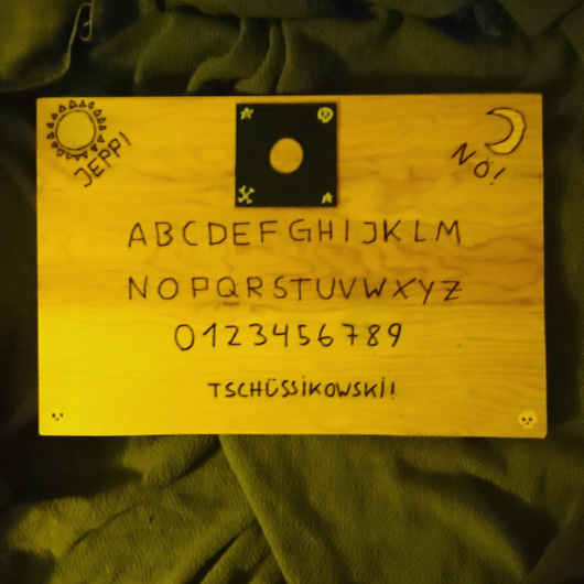 unheimlich der deutsche Mystery Podcast - ouija board DIY