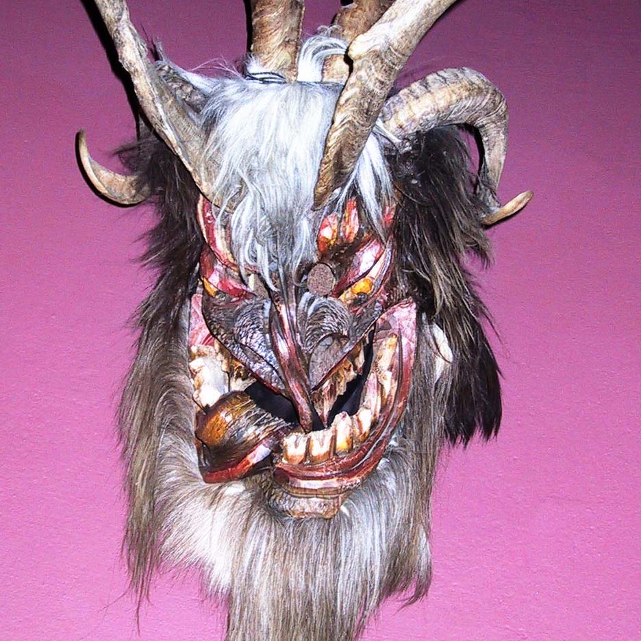 unheimlich der deutsche Mystery Podcast - Perchten Maske